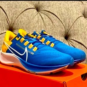 Nike Air Pegasus 38 Men’s size 7.5. Or women’s size 9. EUC